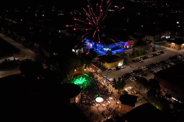 Ripresa dall'alto aerea festa Castel Goffredo fuochi d'artificio